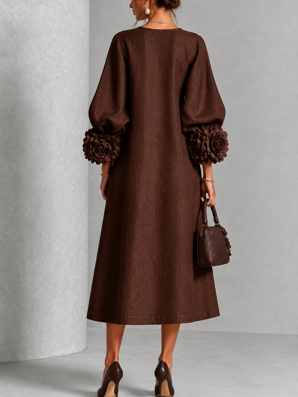 Viola | Abito Midi in Misto Lino con Polsini a Rosa, Marrone Cioccolato