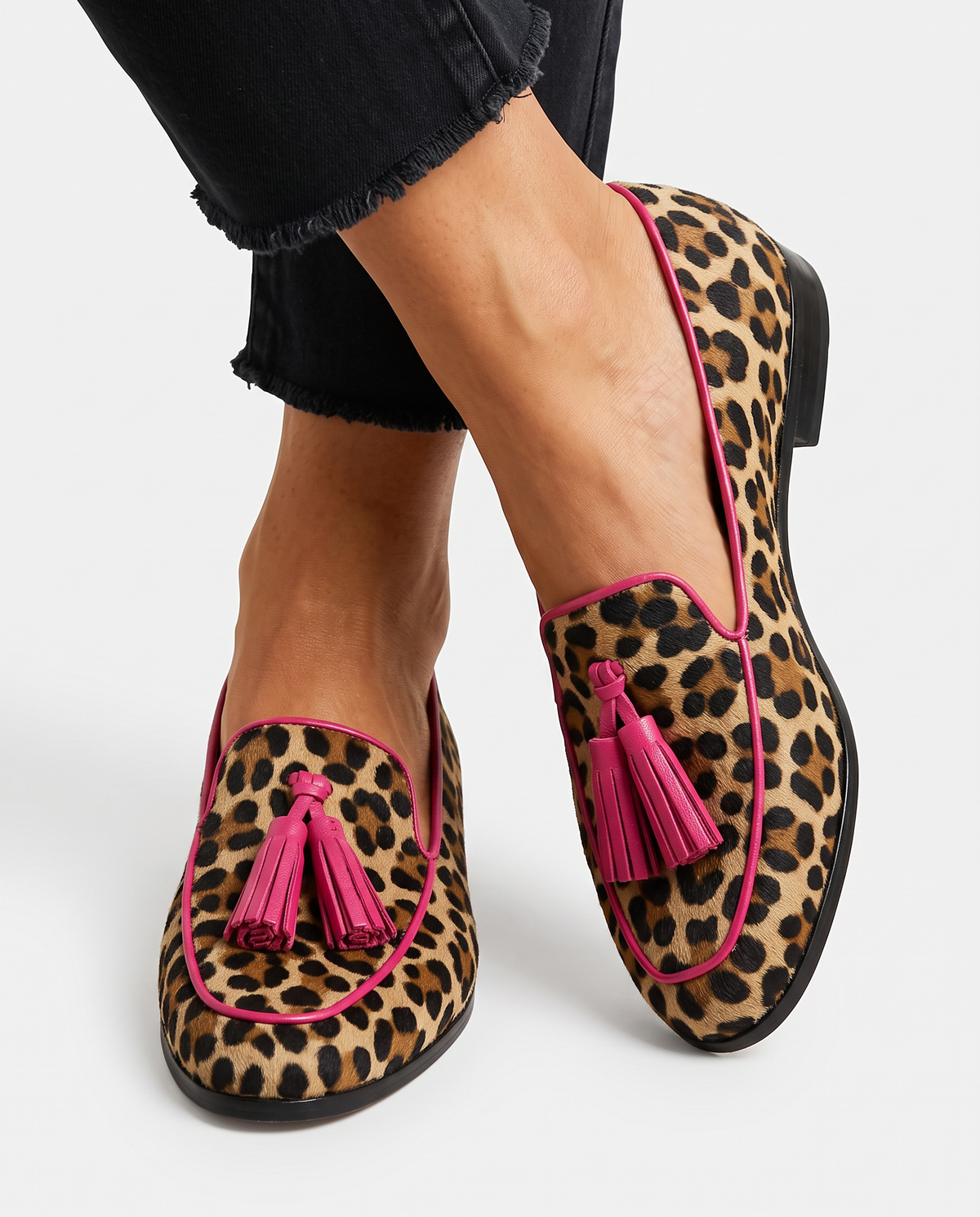 Mocassino Fiamma — Leopardo con Profili e Nappine Fucsia